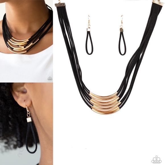 Walkabout Gold Paparazzi Necklace 